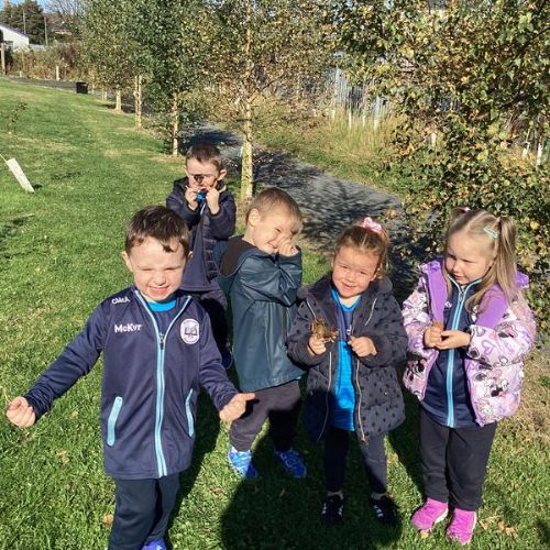 WALT: explore the season of Autumn using our senses
