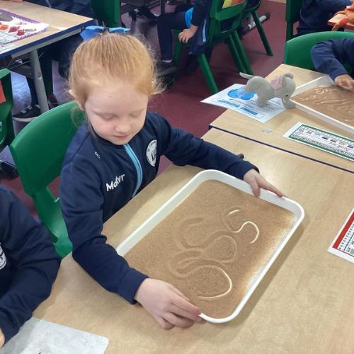 Jolly Phonics: Ss, Aa,Tt