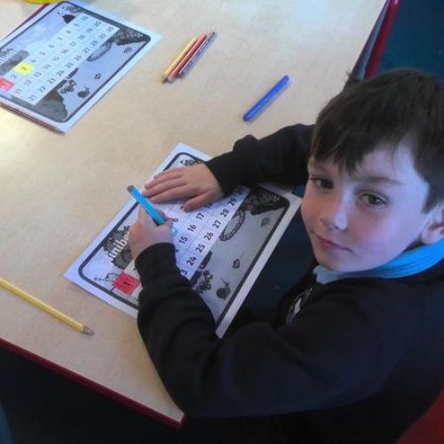 Recognise, copy and continue a number pattern