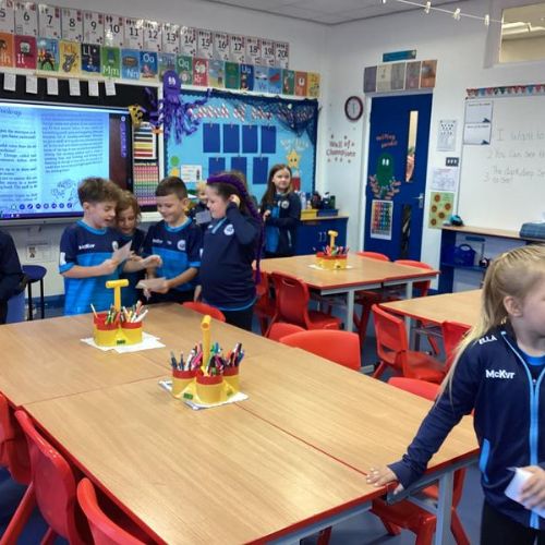 VIPERS, This week P4A took part in rainbowing to facilitate discussion to develop their comprehension skills focusing on Retrieval and Inference using their class novel, George’s Marvellous Medicine!