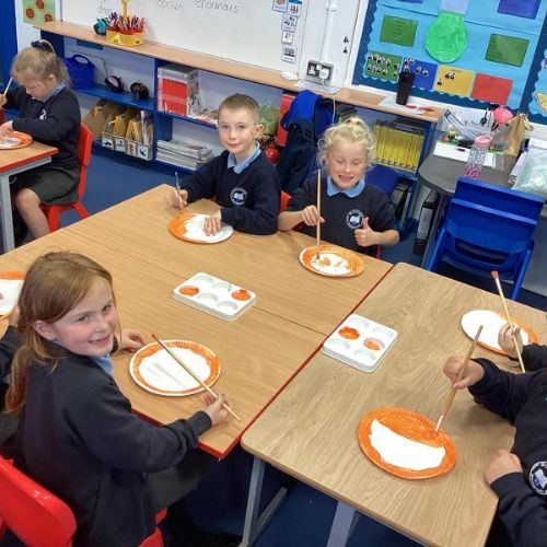 P4A made spooky pumpkin Halloween decorations this week and then wrote instructions on how to make them so you can have a go!