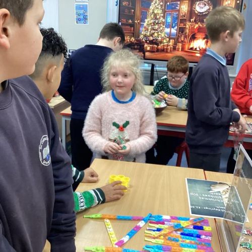 P4A had lots of fun attending P6/7 'Santa's Lyttle Helpers' Christmas shop!