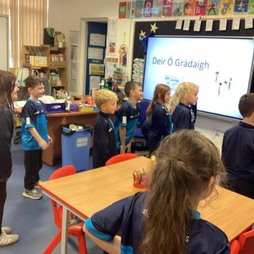 P4A took part in Geri O’Gradaigh (Simon Says!) to practice using their Gaelic!