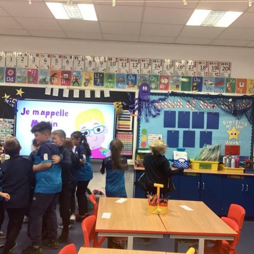 P4A had great fun finding a friend with a matching name by asking, 'Comment t'appelles-tu?