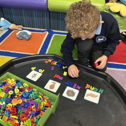 WALT: Segment and build CCVC words using magnetic letters!