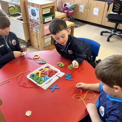 Our weekly fine motor activities!🪡🧵🧪 🪢