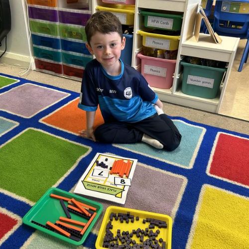 Using base-10 blocks to represent the place value of numbers🧱