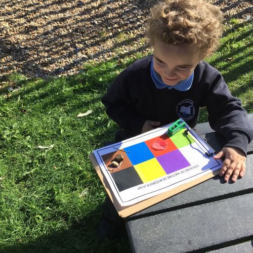 Colour scavenger hunt